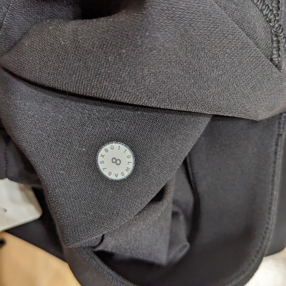 NWT! Lululemon On The Fly Skirt In Black Size 8 - Picture 15 of 15